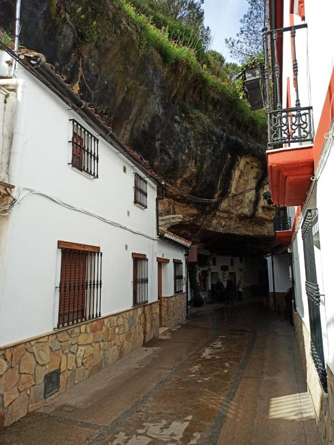 Casa Enrocada Villa Setenil De Las Bodegas Luaran gambar